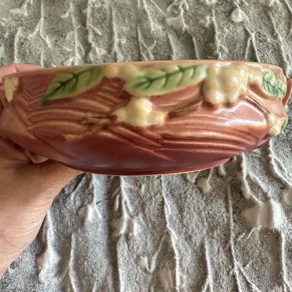 Vintage Roseville Art Pottery IBLI-6 Snowberry Rose Bowl, 7.5" Wide - Picture 2 of 8